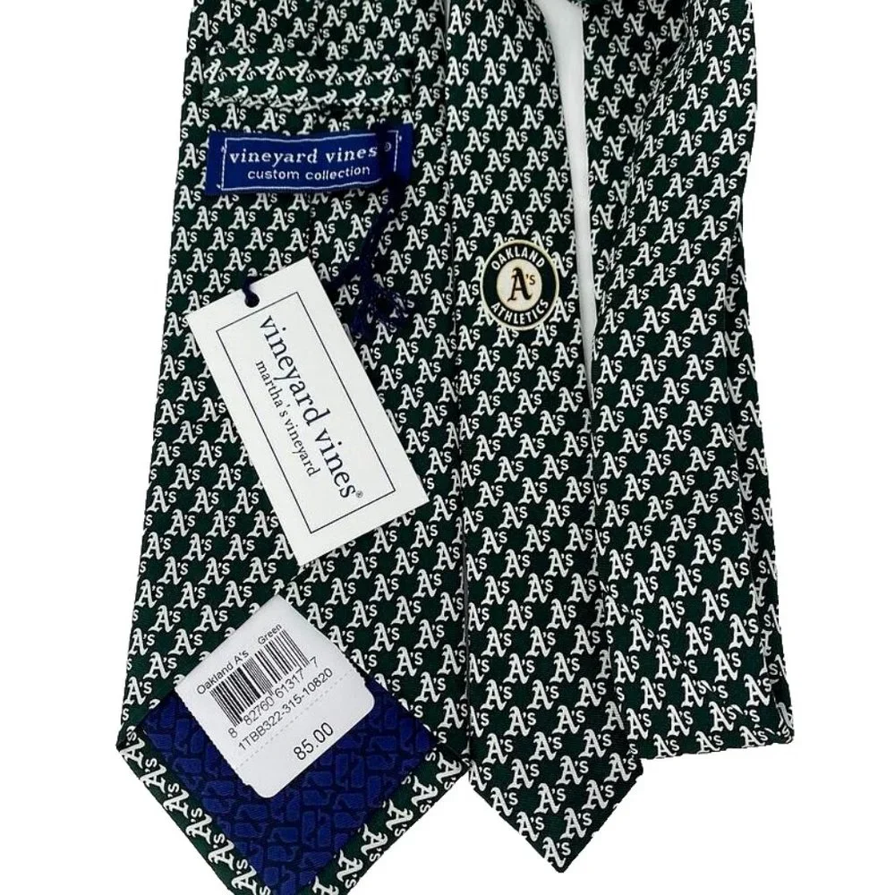 Vineyard Vines mlb silk